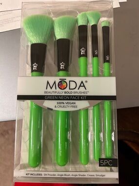 Moda Neon Green 5-Piece Face Brush Set
